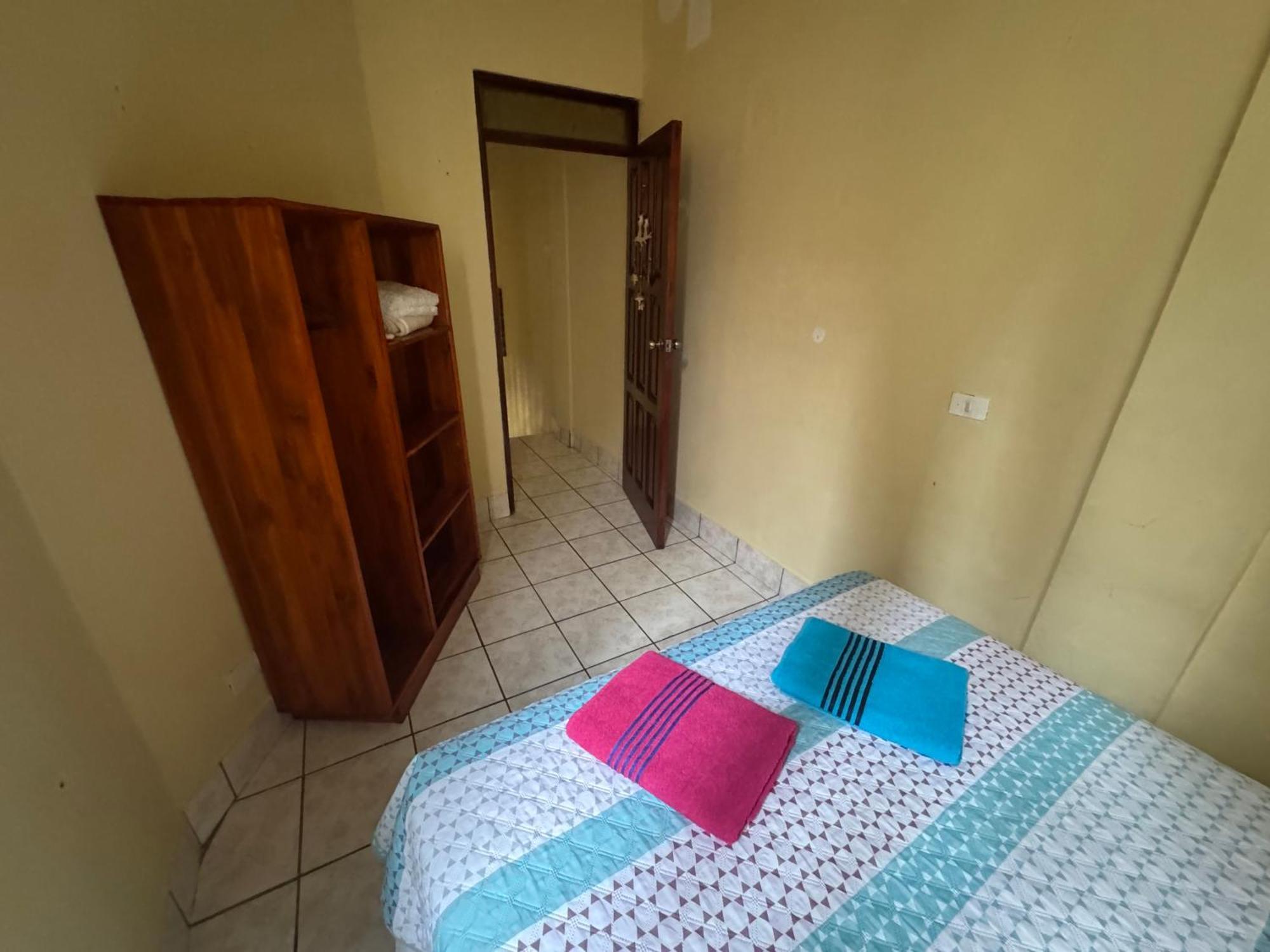 Hostal Los Girasoles By Hostal Inn Flores Exterior photo
