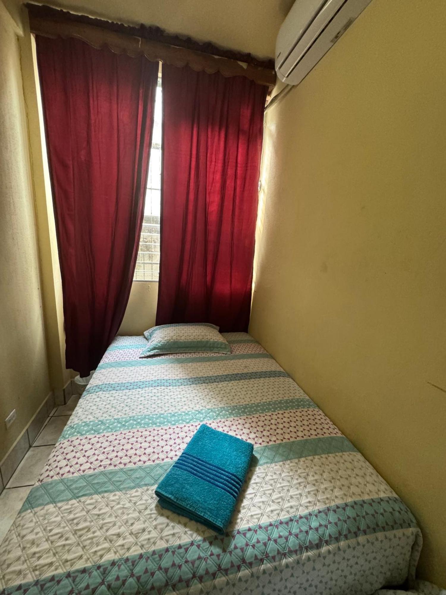 Hostal Los Girasoles By Hostal Inn Flores Exterior photo